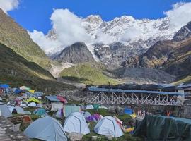 Aarvi camps，位于Kedārnāth的豪华帐篷