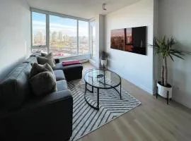 Condo Downtown Vancouver - Near Rogers Arena & BC Place w Parking