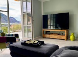 LIVA LIVING, Apartments mit Berg- und Seeblick, große Terrassen，位于圣吉尔根的酒店