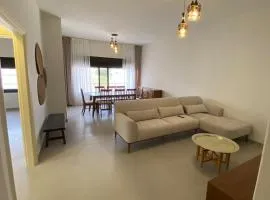 Modern 2BR in Trendy Jabal AlWebdeh with View