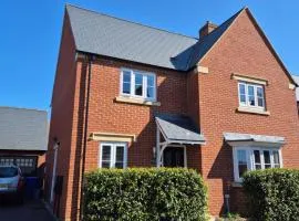 Entire 4 Bed House for Silverstone F1