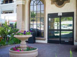 Quality Inn & Suites Camarillo-Oxnard，位于卡马里奥的酒店