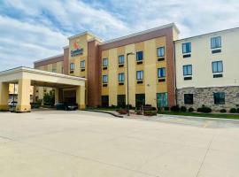 Comfort Inn & Suites Shawnee - Kansas City，位于肖尼的酒店