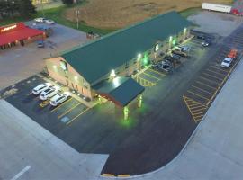 Quality Inn，位于Russell的酒店