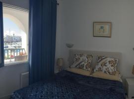 Bel appartement au coeur du Port El Kantaoui，位于甘达坞伊港的酒店