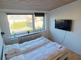 Budget Studio 5 with Free Parking，位于Nørresundby的酒店