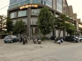 Hotel Grand Acme