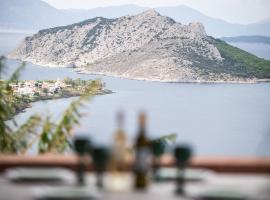 La Casa Del Sol Villa，位于Aegenitissa的带按摩浴缸的酒店