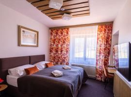 Hotel JISKRA na Čeladné，位于切拉德纳的酒店