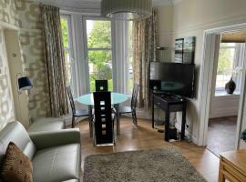 Scotstoun 1 Bed Flat，位于格拉斯哥的酒店