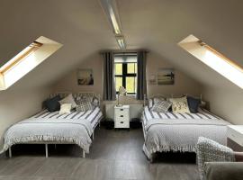 Cozy Studio-Omagh-Continental Breakfast Included，位于奥马的酒店