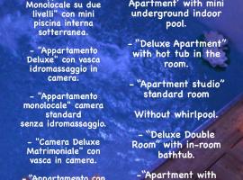Appartamenti Ostuni 21mqSuiteHomes , appartamento con mini piscina privata, appartamenti con vasca idromassaggio & appartamenti standard，位于奥斯图尼的酒店