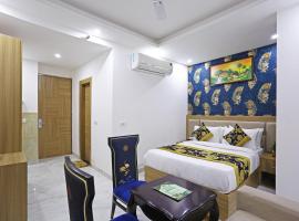 Decent Suites - Hotel & Restaurant Near IGI Airport，位于新德里德里英迪拉•甘地国际机场 - DEL附近的酒店