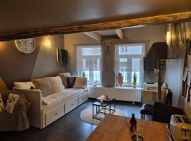 Studio AU CENTRE de Chimay, arrivee autonome，位于希迈的酒店