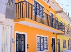 A 90m de Feria, Céntrico y Acogedor - Departamento A220-1