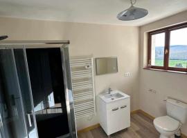 Le Clos de Bourdeilles chambre 2 avec wifi，位于Bourdeilles的酒店