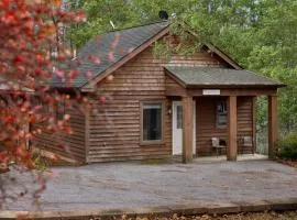 Enjoy Mountain Views Fire Pit Grill Deck & WiFi