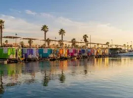 Boat Haus - Casas Flotantes frente a Gibraltar