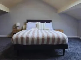 Comfy Entire Apartment with Free Parking in Bury Town