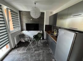 Apartman CITY CENTER 2，位于普里耶多尔的酒店