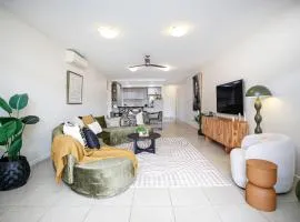 Luxury Cairns Stay with Pool and BBQ
