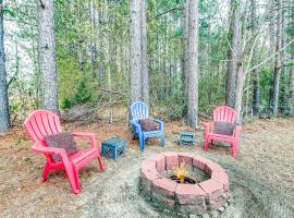 WFH-Friendly Rural and Secluded Gem in Claxton!，位于Claxton的酒店
