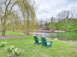 8 Mi to Lake Michigan Creative Retreat with Deck!