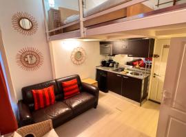 Tranquil Studio with Mezzanine in Carre dOr，位于尼斯的酒店