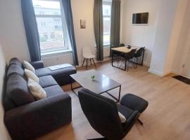 2 bedroom apartment with Free private parking，位于兰讷斯的酒店
