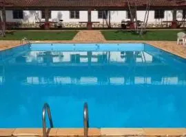 Pousada e piscina ESTORIL