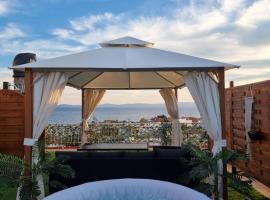 Pantheon apartment，位于新马尔马拉斯的带热水浴缸的酒店