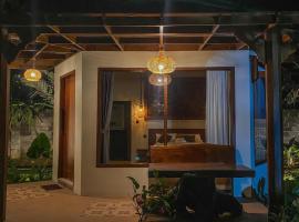 Arnez Tropical Cottage，位于Pronojiwo的酒店