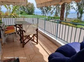 Top floor on villa, 3' from center, by the sea! Host is Efi Kwsta