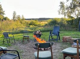 Nad stawem dom，位于Pietkowo的酒店