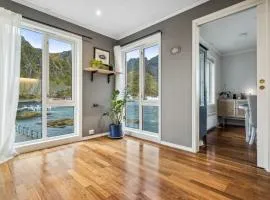 Seahouse Apartment with amazing views!
