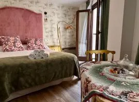 ATENEO CUENCA Suites con cocina en el casco histórico