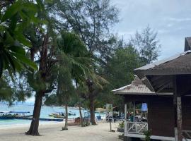 Beach Chalet - Fauna Teluk Dalam，位于Perhentian Island的酒店