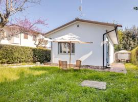 Amazing Villa Piave in Heart of Forte Dei Marmi，位于马尔米堡的酒店