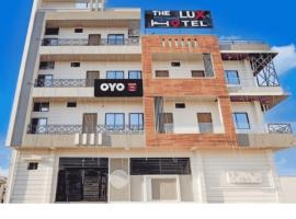 The Lux Hotel，位于比莱的酒店