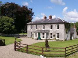 Inchiquin House, period home in the heart of the Burren，位于Corrofin的酒店