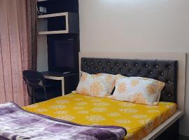 YellowDoorHomeStay，位于科塔的酒店