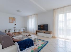 Luminosa casa a Casoli di Atri con giardino，位于阿特里的酒店