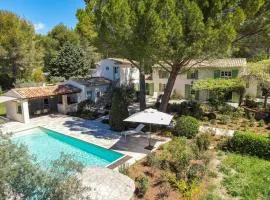 Propriété d'exception - Piscine et Tennis