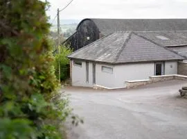 A walkers and bikers base 20 minutes from the Wye Valley and Abergavenny