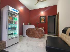 Aaisaheb Bhakt Niwas，位于Tuljapur的酒店