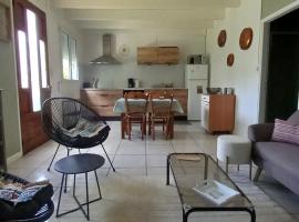 Gîte des Pommiers，位于Sainte-Eulalie的酒店