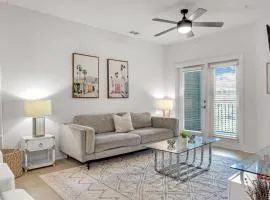 Vibrant 1 Bedroom Paradise Pool and Gym Bliss