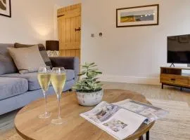 Beam End Snainton - Modern 2-bedroom Stone Cottage