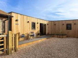 Modern 2-Bed Cabin Near West Wittering Beach