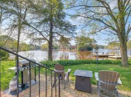 15 Mi to Gloucester Waterfront Mathews Home!，位于Onemo的酒店